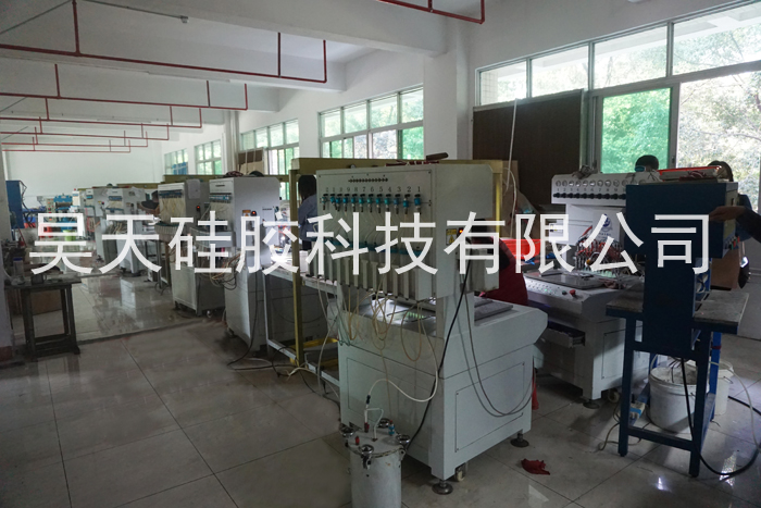數(shù)據(jù)線保護(hù)套車(chē)間_硅膠制品